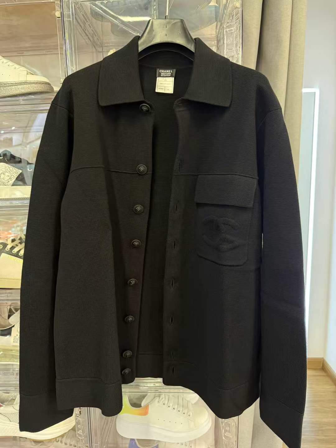 CHANEL Staff Uniform – Men’s Size M (Pre-Owned)63817342152578110