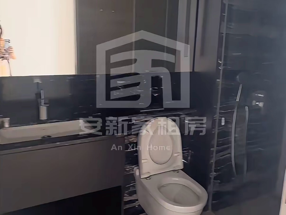 What a Four-Room Unit at Tomlinson Heights on Orchard Road Looks Like63579341517570112