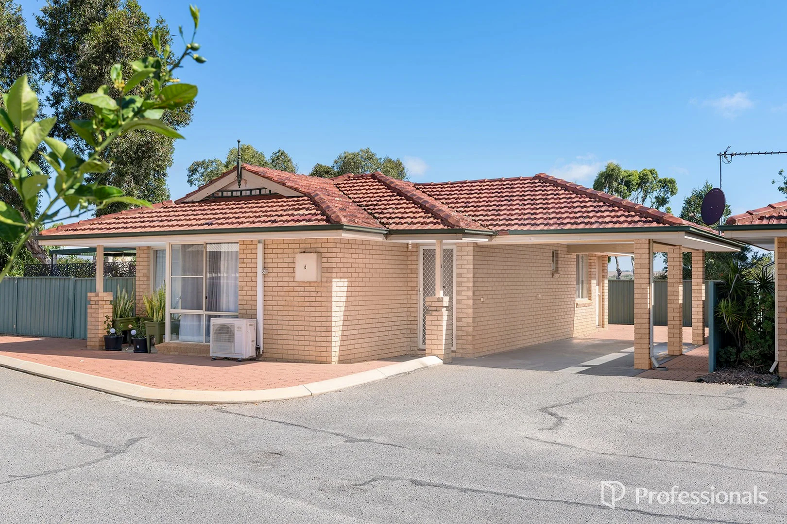 6/1 Levett Road, Walkaway WA 6528