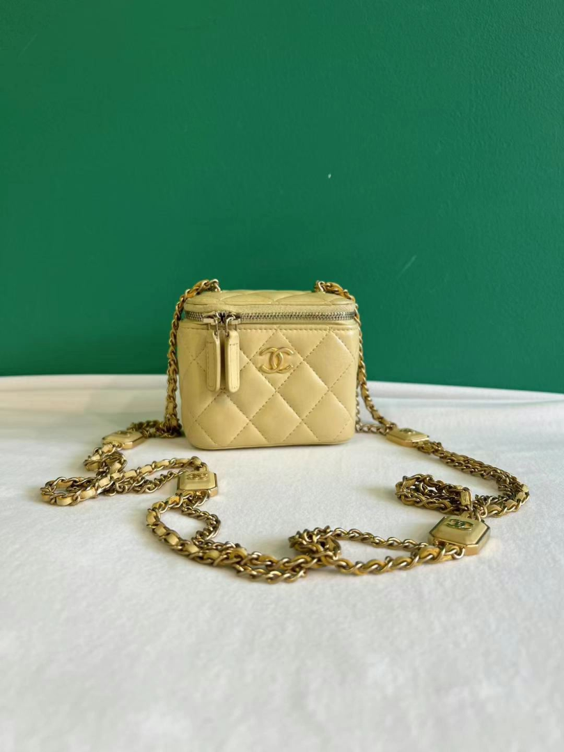 CHANEL Mini Vanity Box Bag – Yellow Lambskin Leather | Excellent Condition63228185384707110
