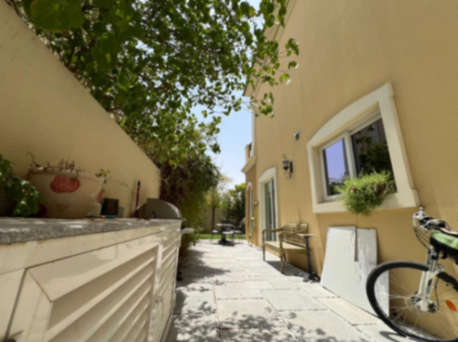 3 Bedroom plus Maid Room Townhouse For Sale63459885484291111