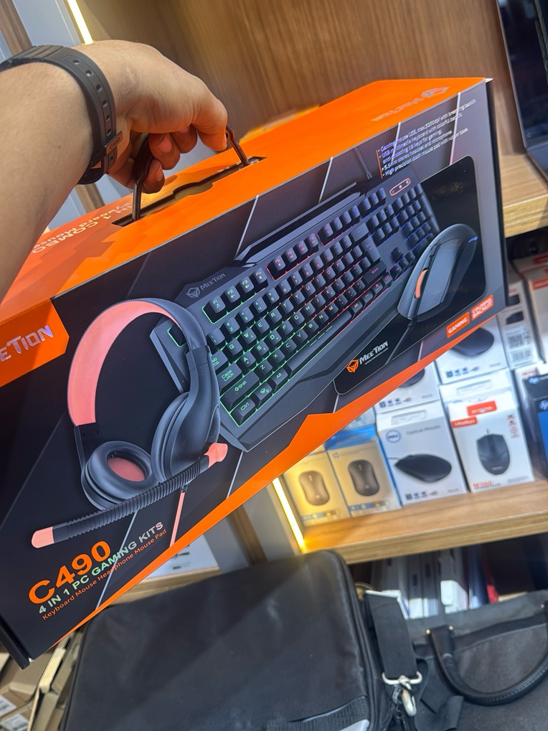 ميتيون64544435540738113