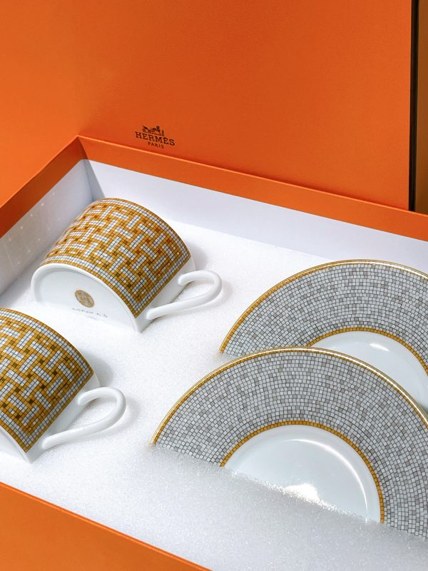 HERMES MOSAIQUE AU 24 TEA CUP AND SAUCER, GOLD64321835929603111