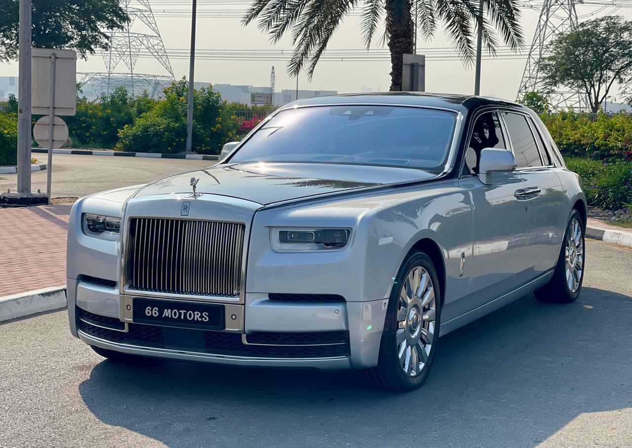 2019 Rolls Royce Phantom Dual Tone Gcc Spec  with 56,400 km driven63756763008259111