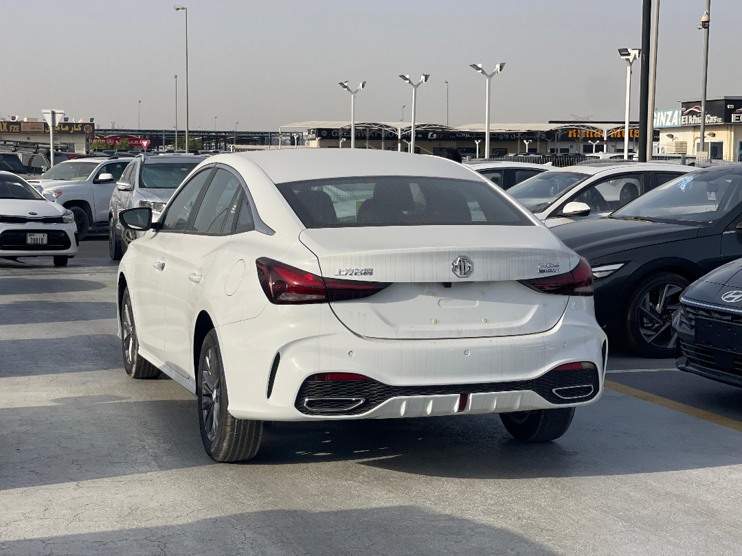 2025 MG5 AT PETROL 1.5L 63748081755778111