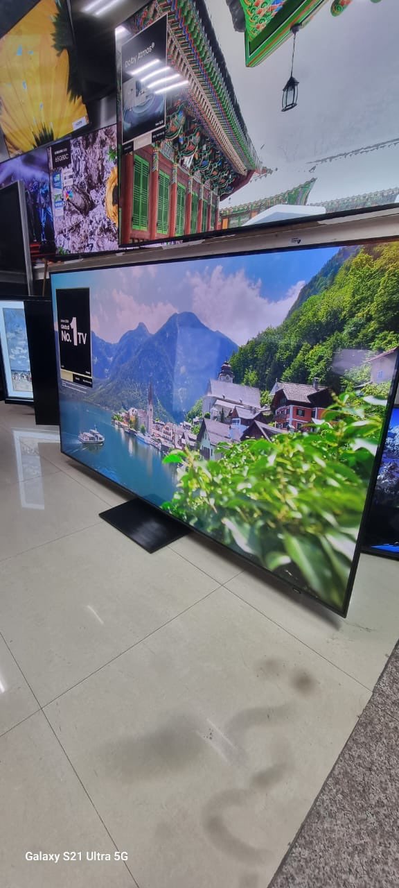 Samsung 98QN90F Neo QLED for sale 
98inch same like new delivery available call 
   050561989163805870825985114