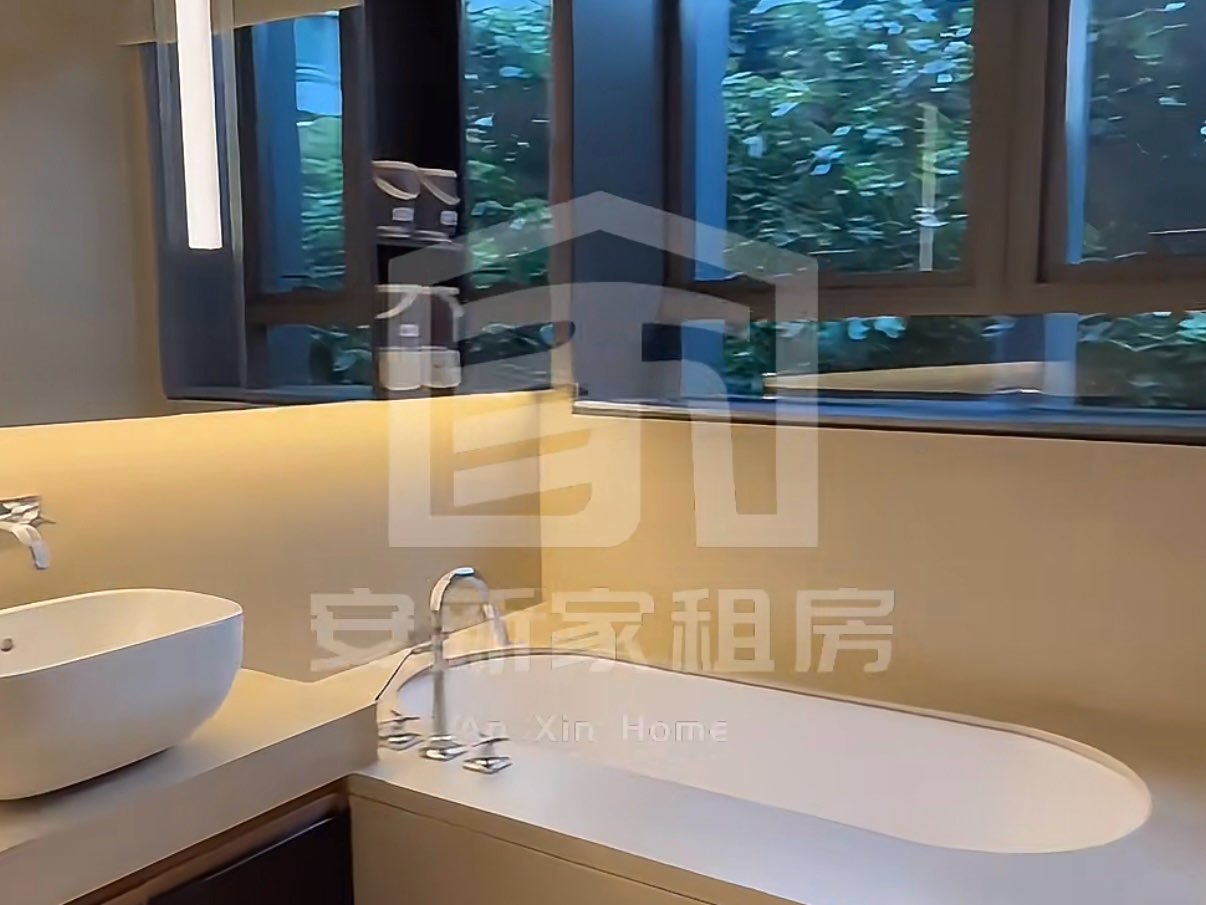 Luxury Duplex Four-Bedroom at Orchard By-The-Park in Singapore63579273961347112
