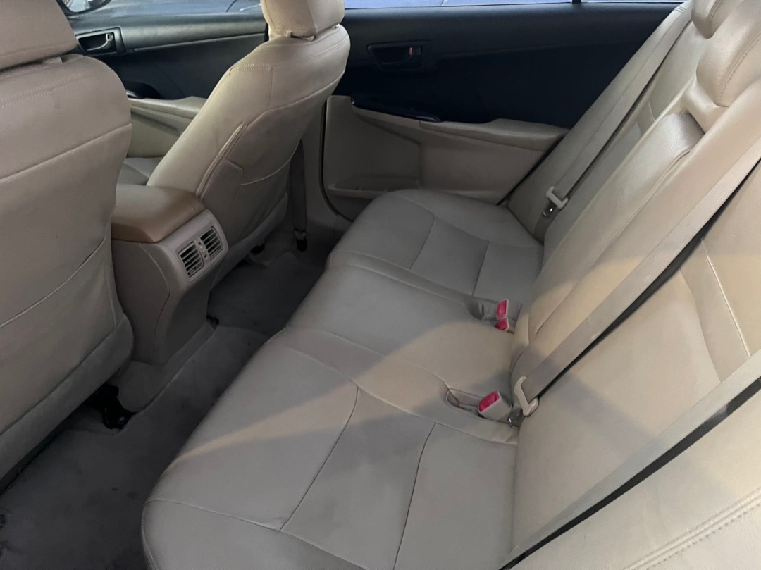 Toyota Camry 2014 White 2.5L 4-Cylinder62894567324290114