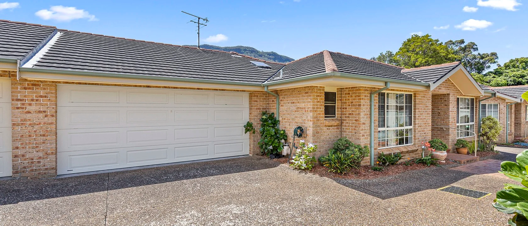 2/5 Cochrane Road, Thirroul NSW 2515