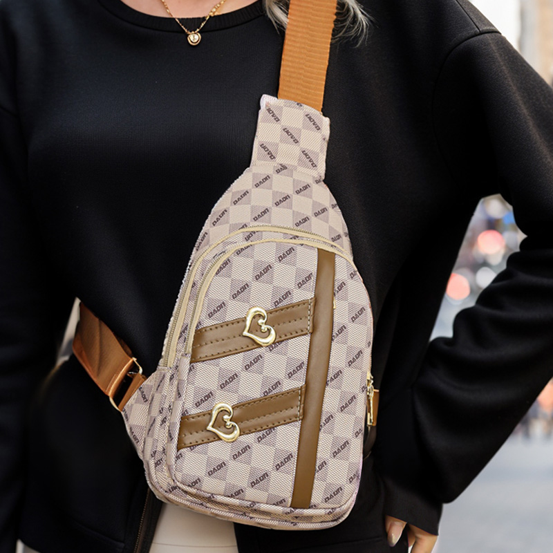 fashionable crossbody bag  	63213148699650113