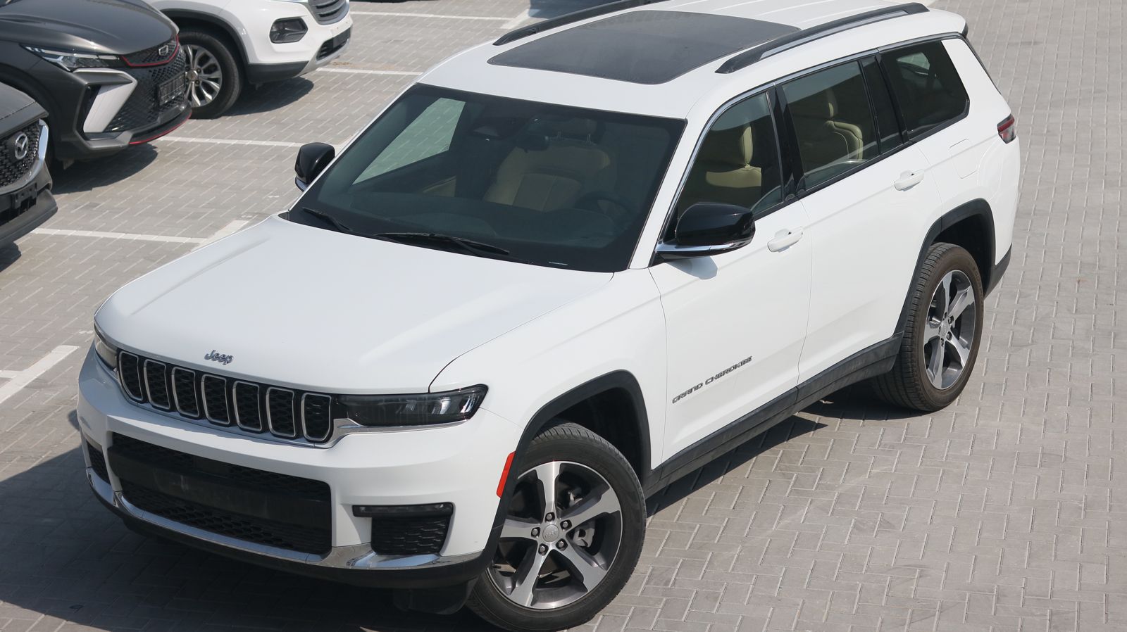 /ar/city-dubai/cate-car-used-car/jeep-grand-cherokee-limited-2023-vxr-6407662538201911/-8