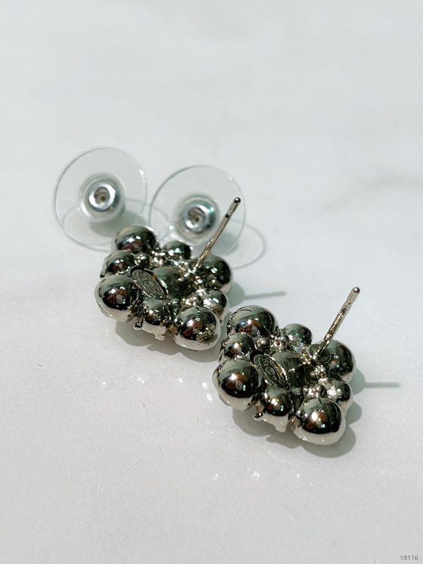  CHANEL EARRINGS64320497697282113