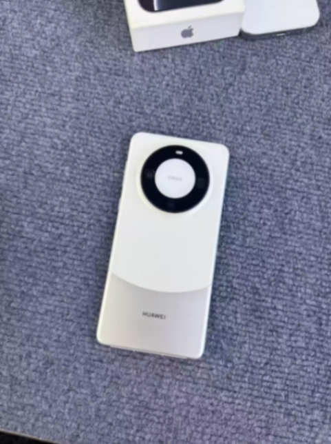 Huawei mate60pro 12+512g63270709436675111
