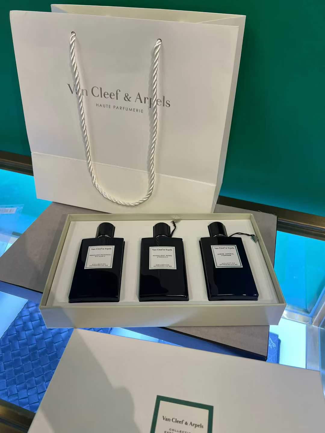 طقم عطور فان كليف آند أربيلز هدية64620973651203110