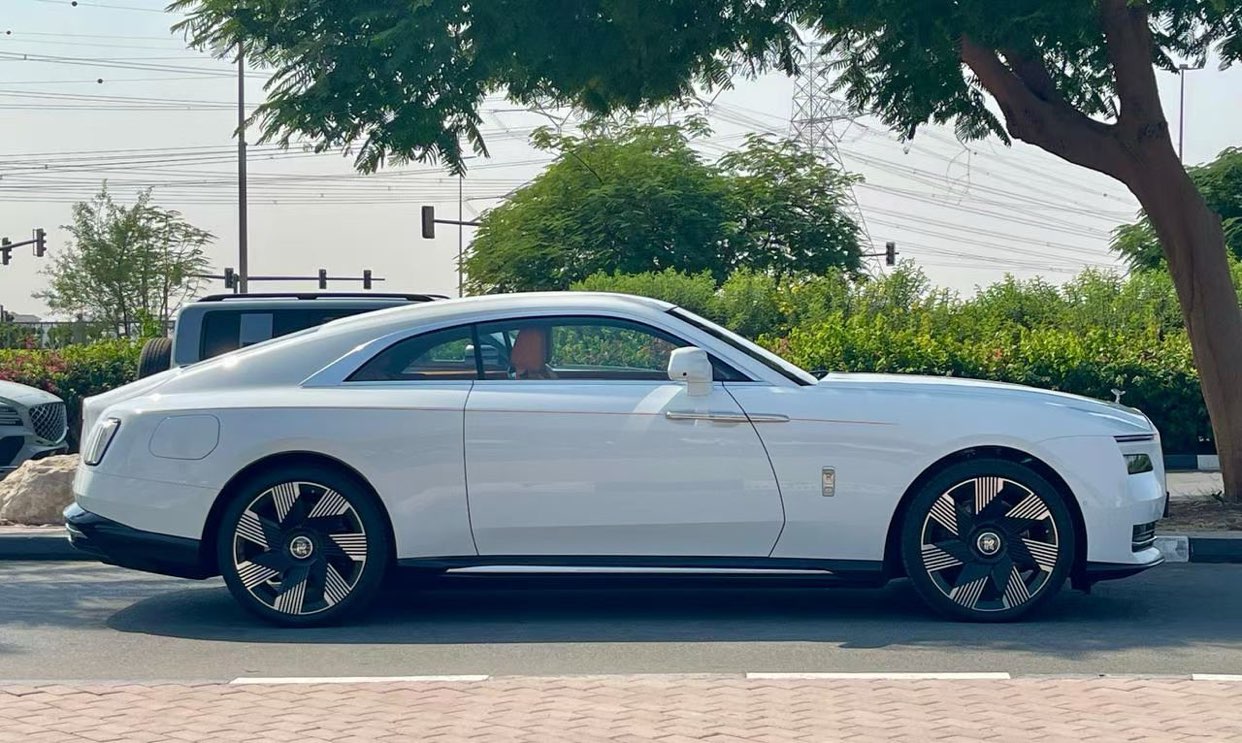 /en/city/cate-others284/rolls-royce-spectre-6424592355981111/-4