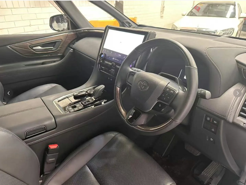 For Sale | 2023 Toyota Alphard64683041055875112