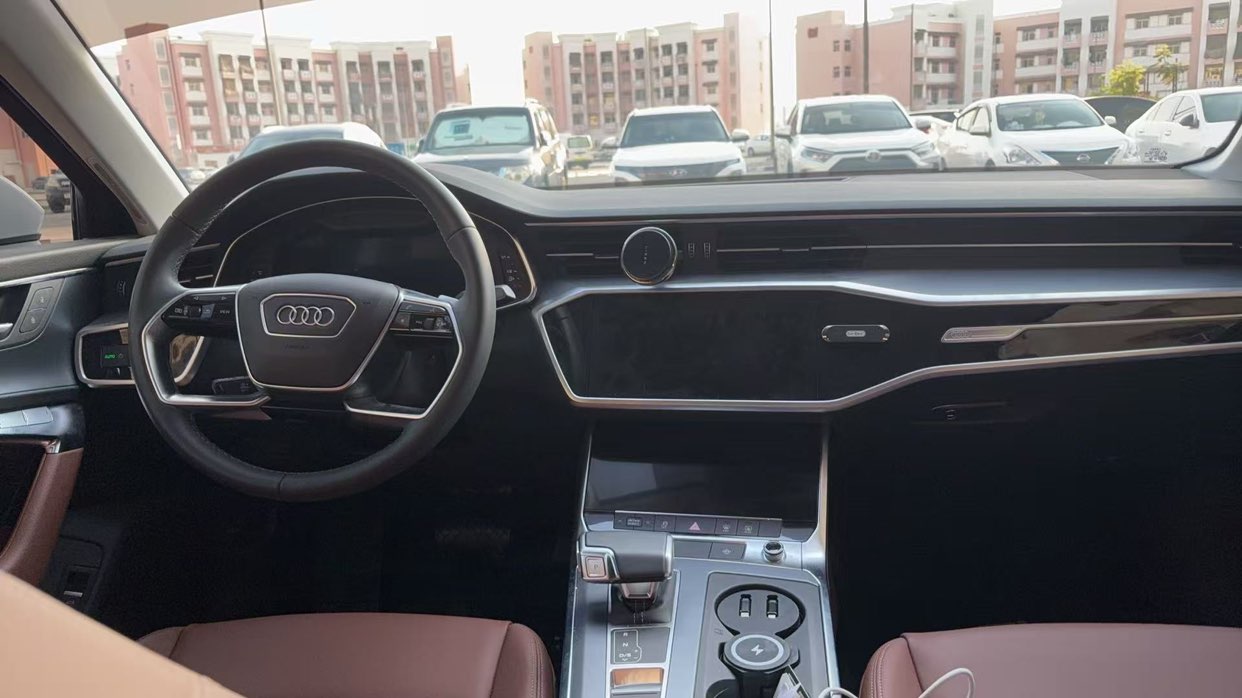 /ar/city-sharjah/cate-car-used-car/2025-audi-a6-a-brand-new-first-hand-car-6441514925619311/-3