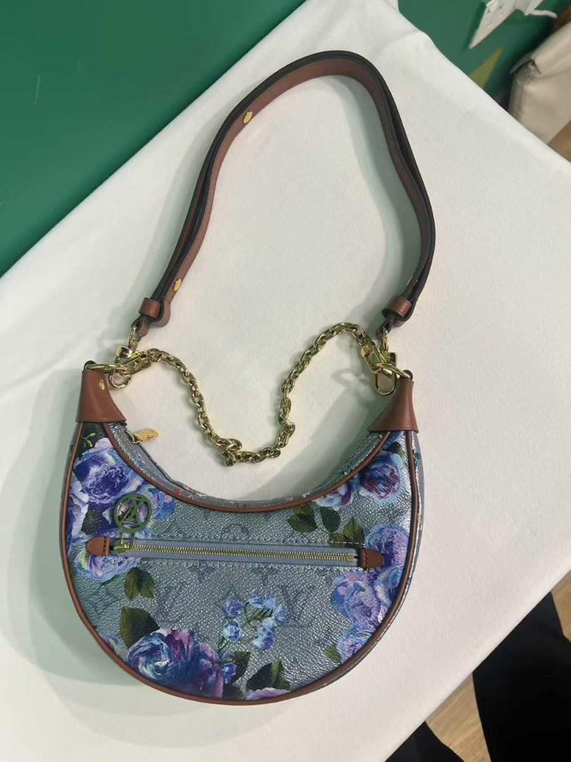 Louis Vuitton Floral Moon Bag – Limited Edition | 97% New22 Louis Vuitton Floral Moon Bag – Limited Edition | 97% New632276546479381122