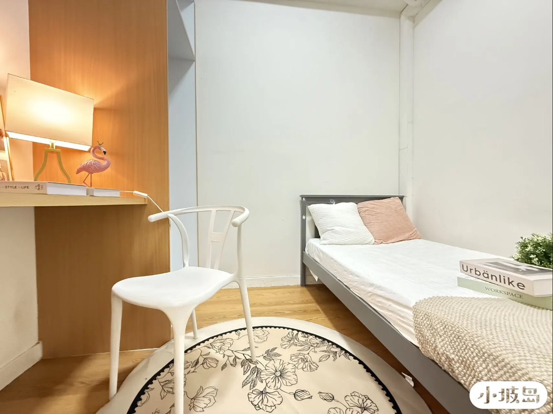 Singapore rental | Orchard Road, regular house  
Address: 10 Jalan Elok, S(229050)  
6-room, 3-bathroom bungalow, excellent environment63374159086595112