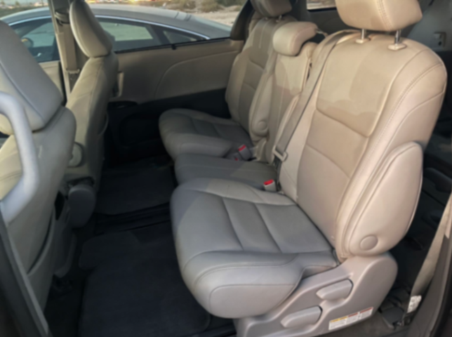 Toyota Sienna 2017 3.5L 6-Cylinder Light Blue62894647344387113