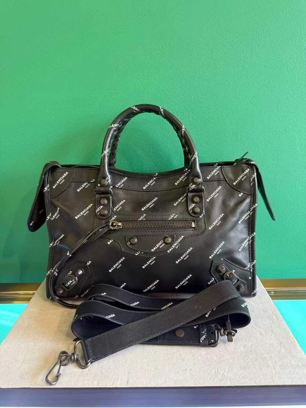Balenciaga Motorcycle Bag – Pre-owned, 95% New
