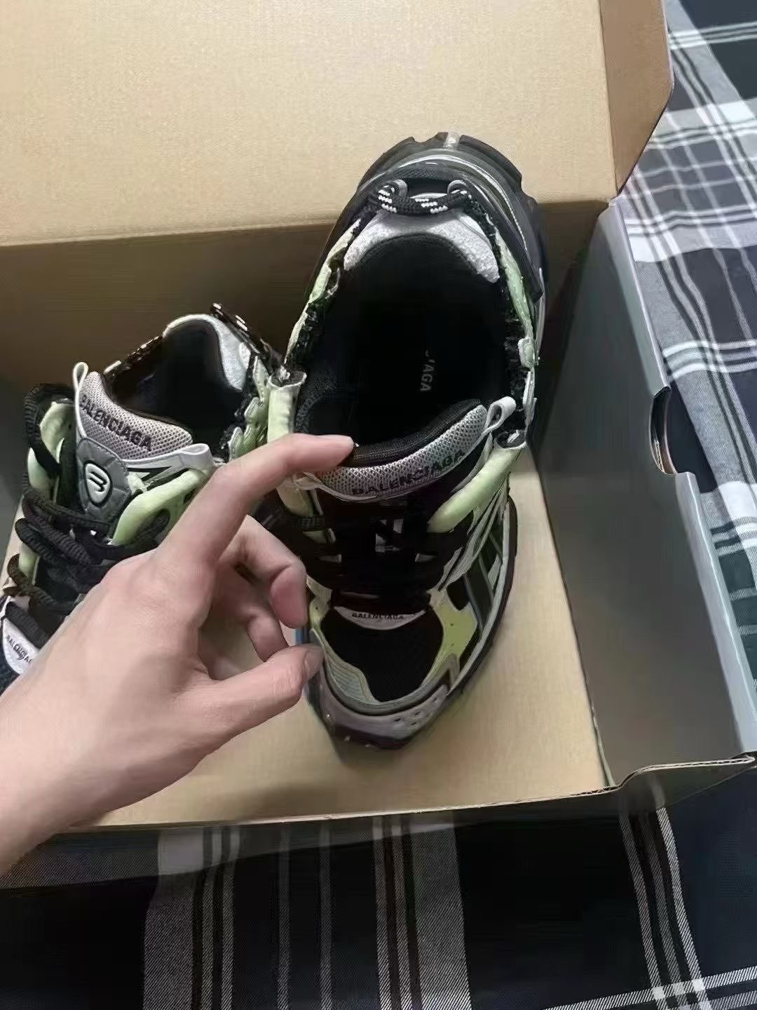 Balenciaga Black Gray Green Runner63682845200641113