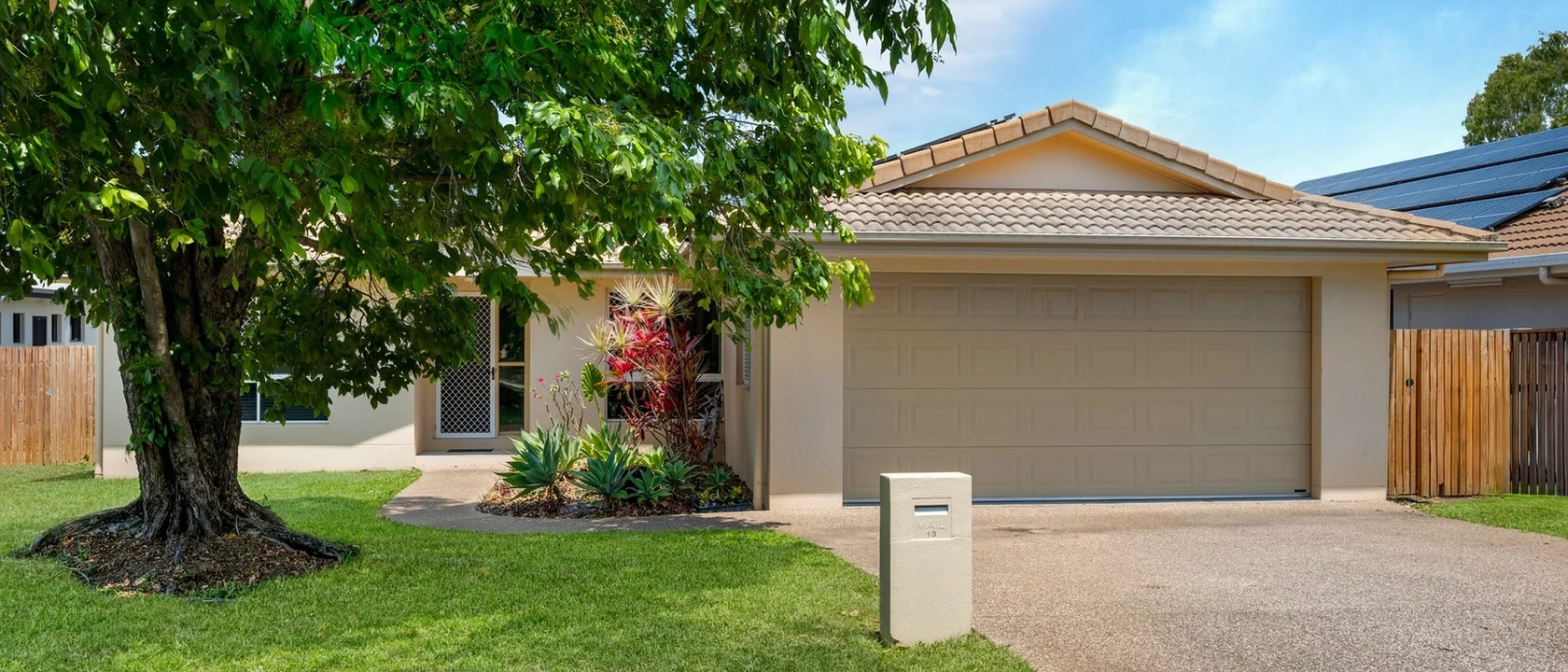 13 Donostia Crescent, Bushland Beach QLD 4818