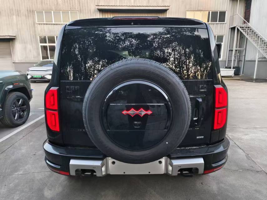 byd-leopard-5-2025-1-5t-delux-hybrid-auto-awd-64907022524803111