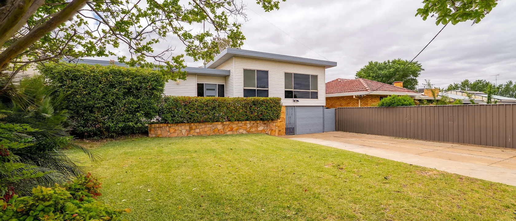 13 Hickey Crescent, Griffith NSW 2680