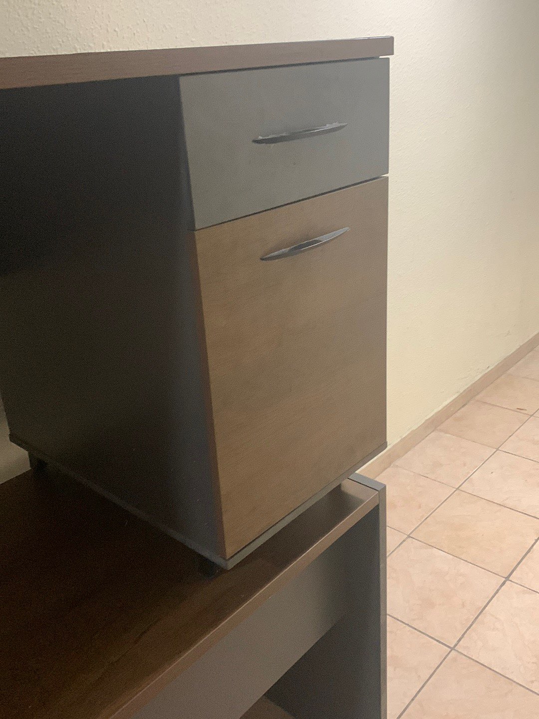 Office table63637492769793111