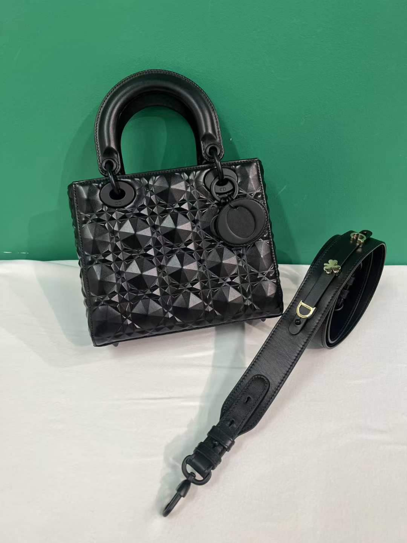 Authentic Dior Lady Dior Small Bag – Black Diamond Cannage | 97% New18 Authentic Dior Lady Dior Small Bag – Black Diamond Cannage | 97% New632278833588511118