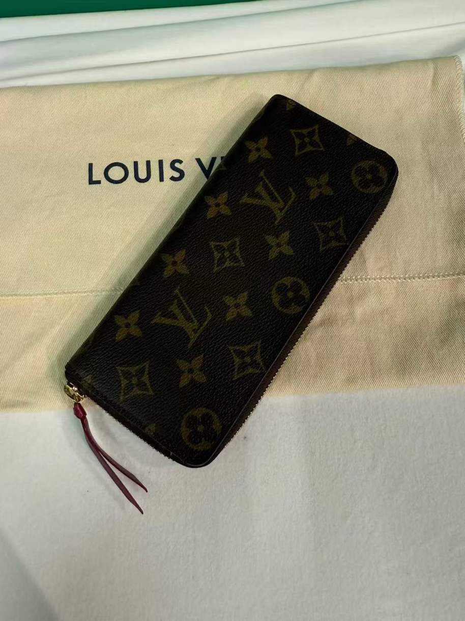 Louis Vuitton Women’s Long Zip Wallet – Pre-Owned