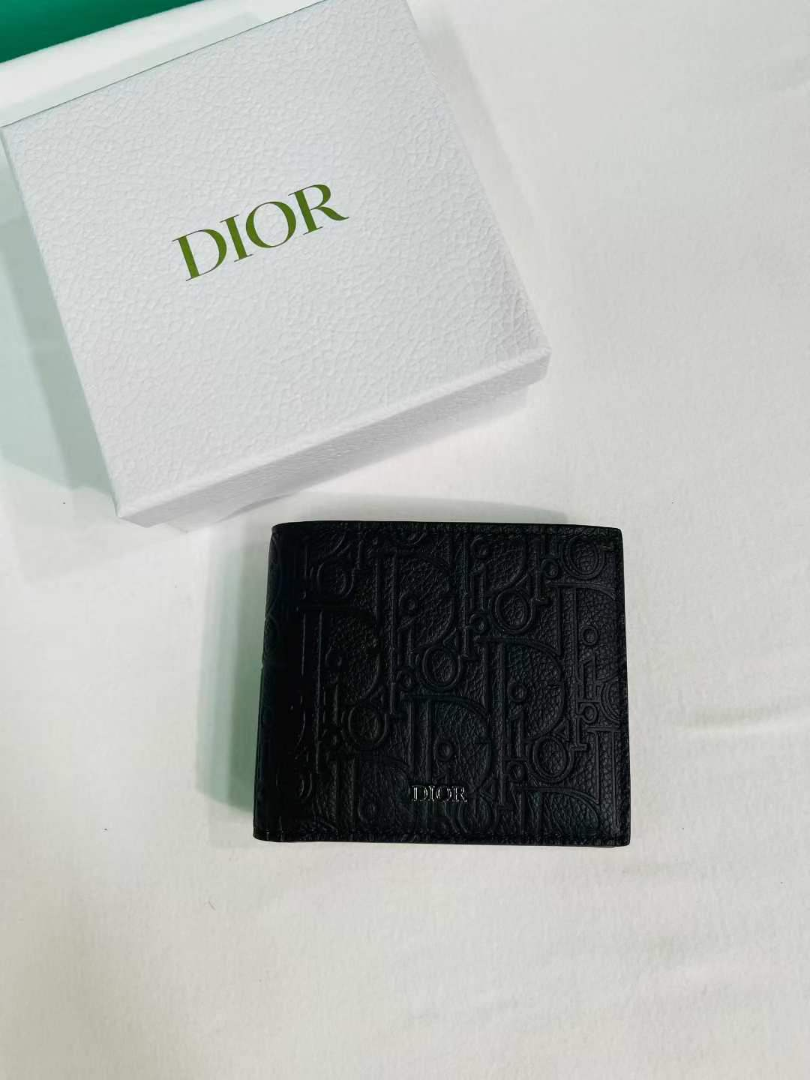 Dior Men’s Black Leather Wallet – Like New | With Box9 Dior Men’s Black Leather Wallet – Like New | With Box63227460193539119