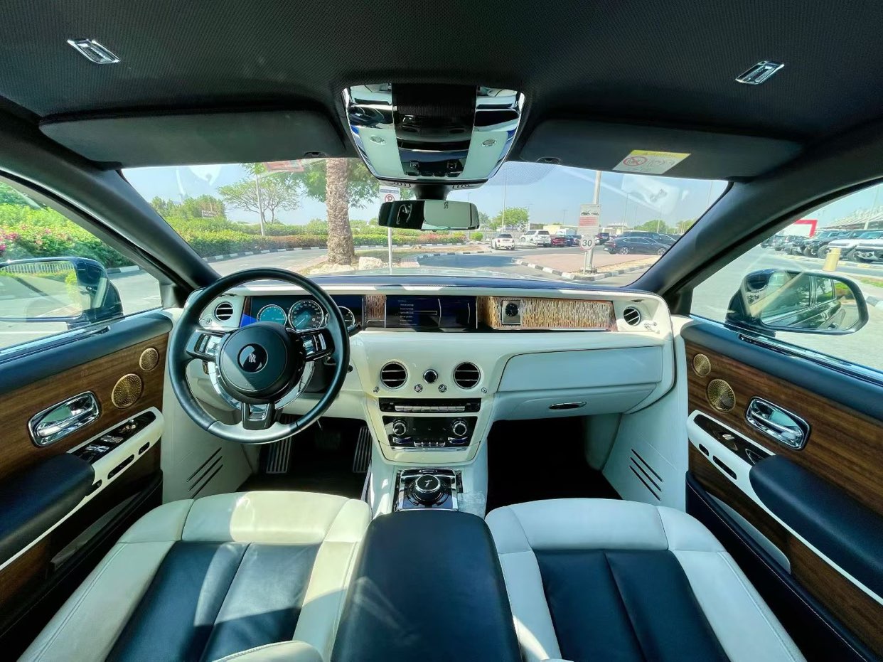 /ar/city/cate-car-used-car/2019-rolls-royce-phantom-extended-gcc-6414408208256111/-8