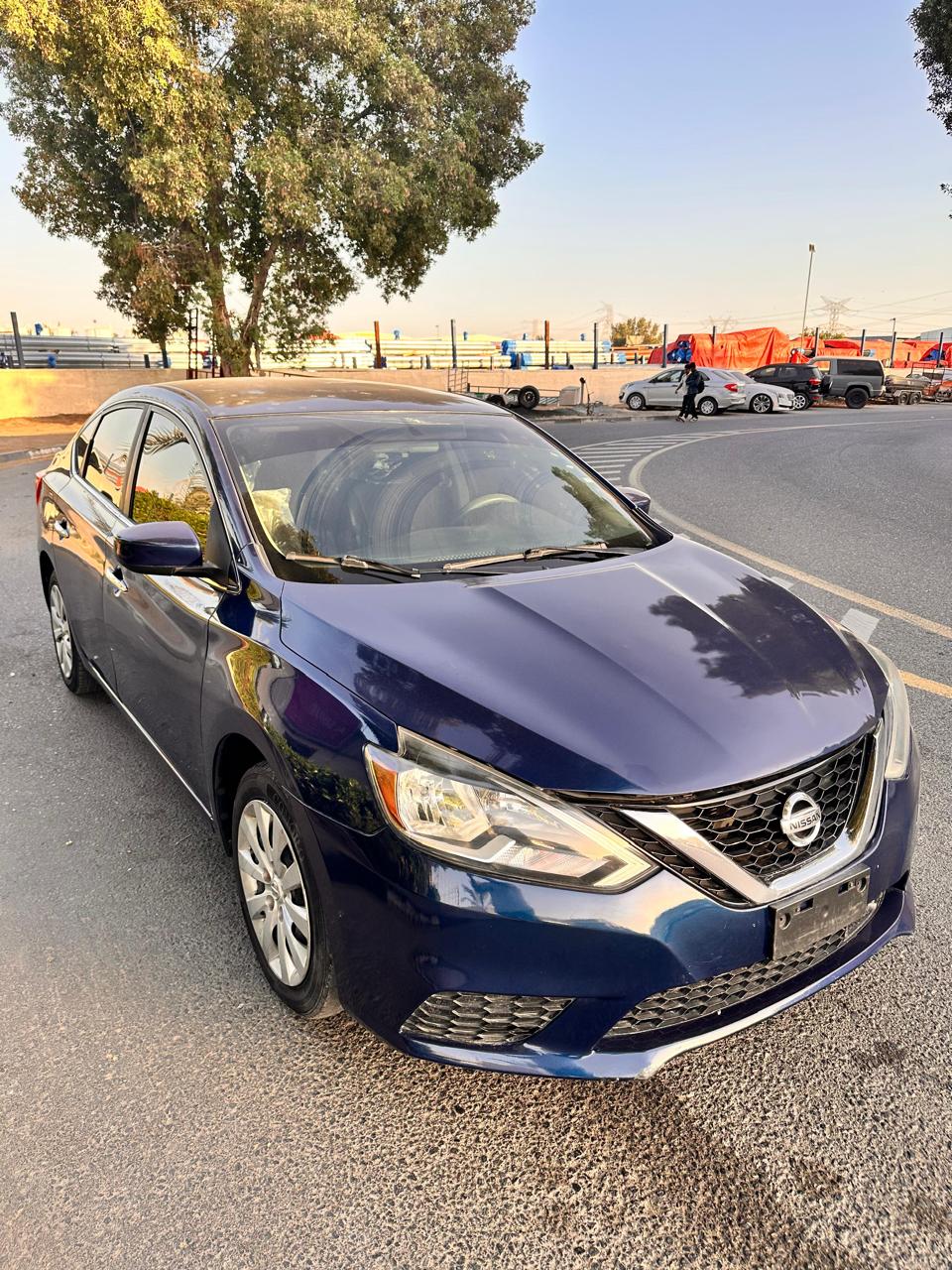 نيسان سنترا 2019 سعة 1.8 لتر طراز إس مع نظام الملاحة، تعمل بالبنزين، ناقل حركة أوتوماتيكي، دفع أمامي