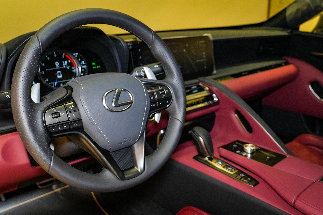 2025 LEXUS LC 500 CARBON FIBER EDITION / WARRANTY AND SERVICE CONTRACT / GCC SPECIFICATION63626414034945113
