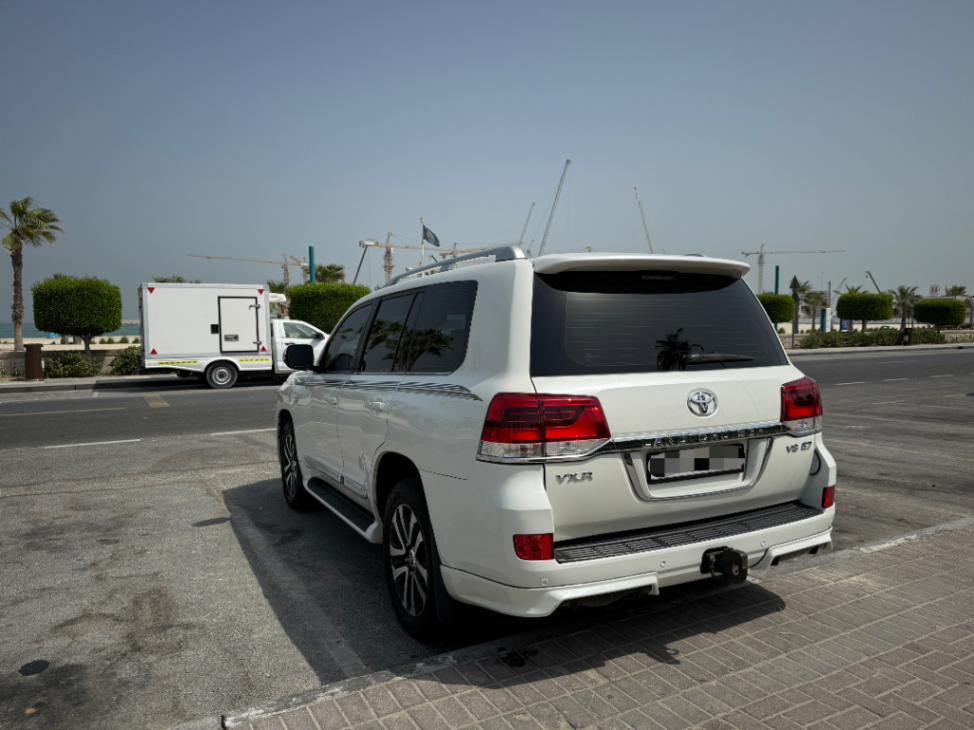 Dubai One-Day Tour: Model Land Cruiser VXR GTs V8 5.763284483728129111