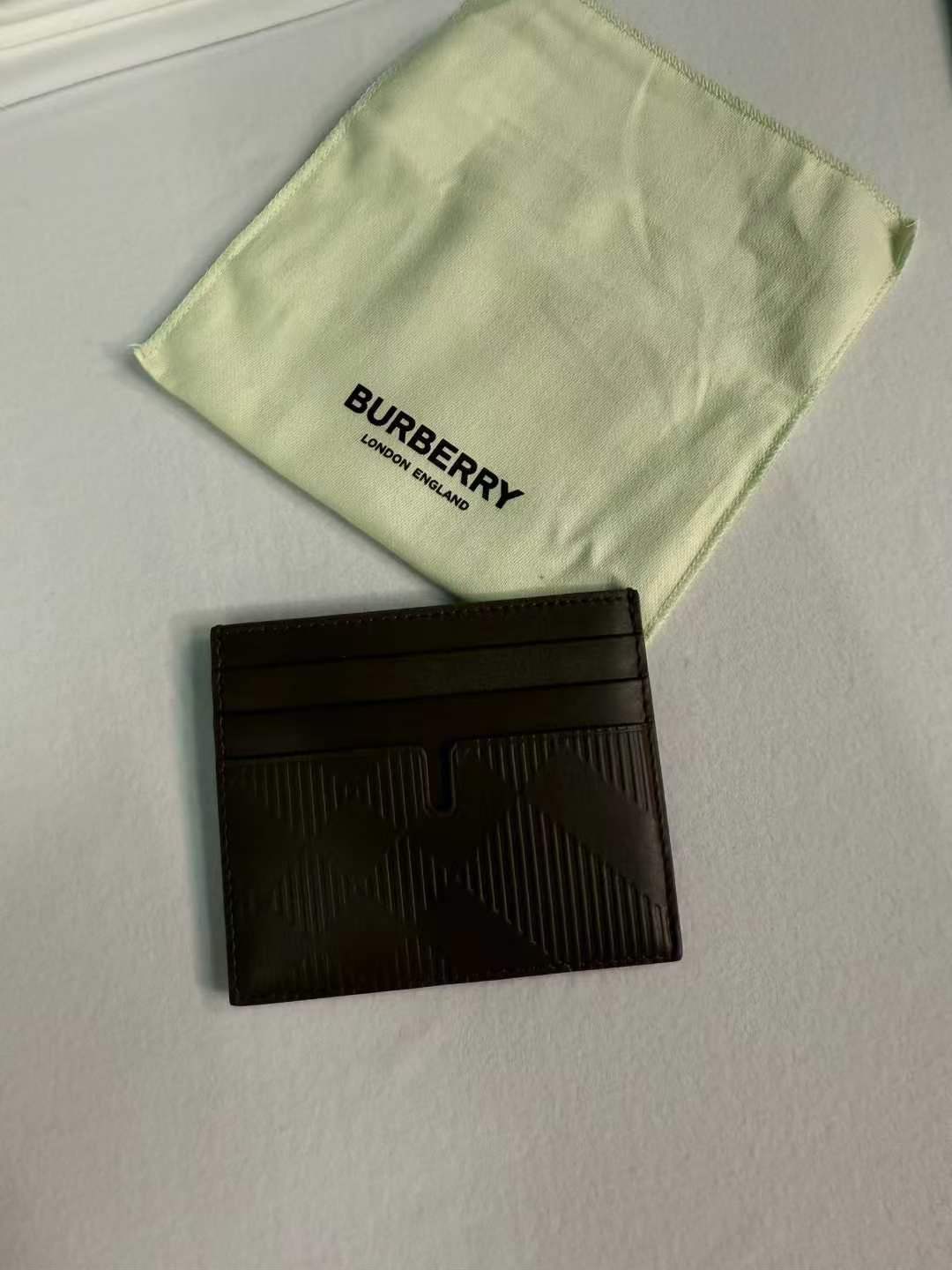 Burberry Green Card Holder – Pre-owned