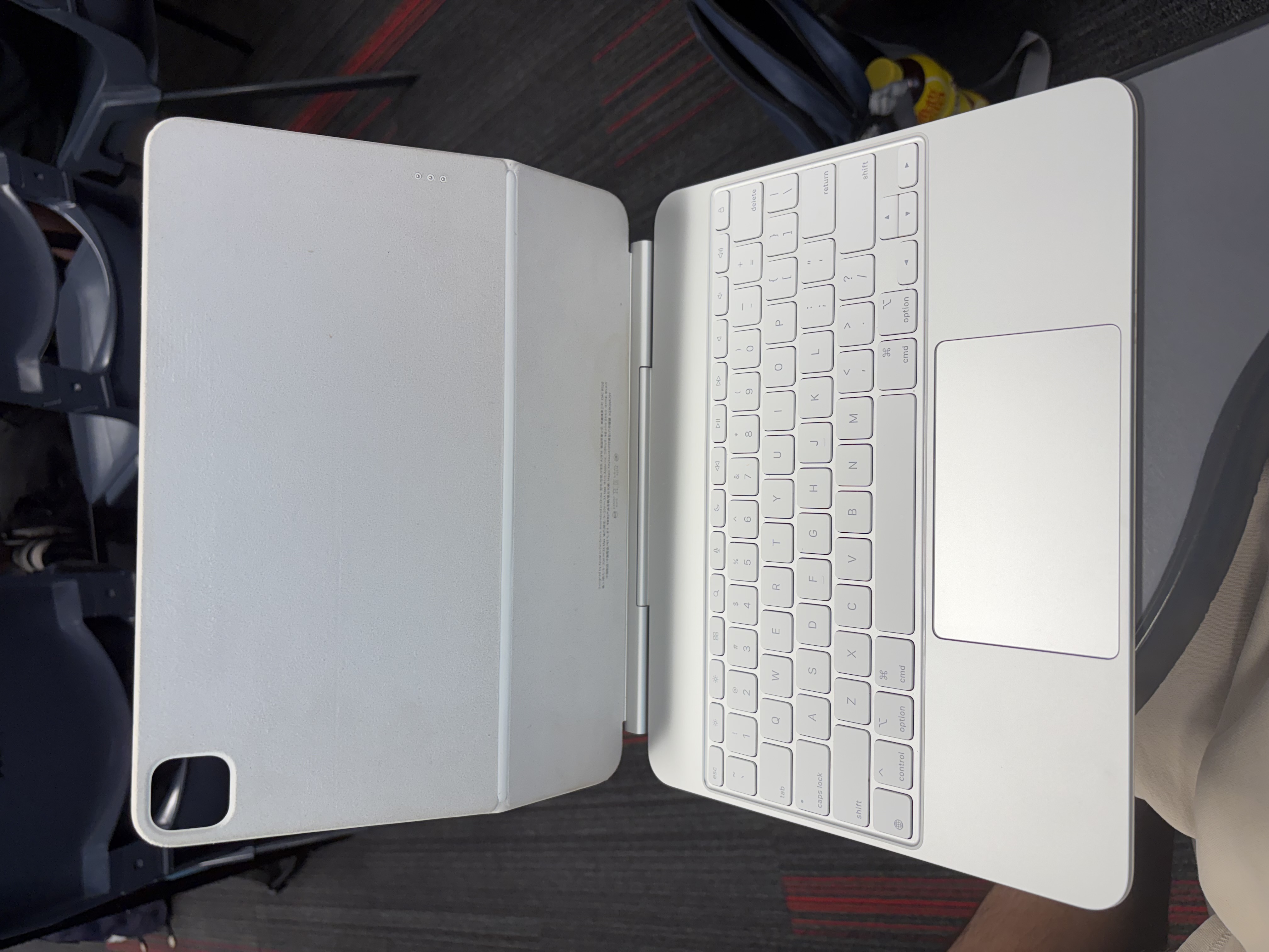 Apple Magic Keyboard 13 吋 iPad Pro M4/M5 幾乎全新特價出售