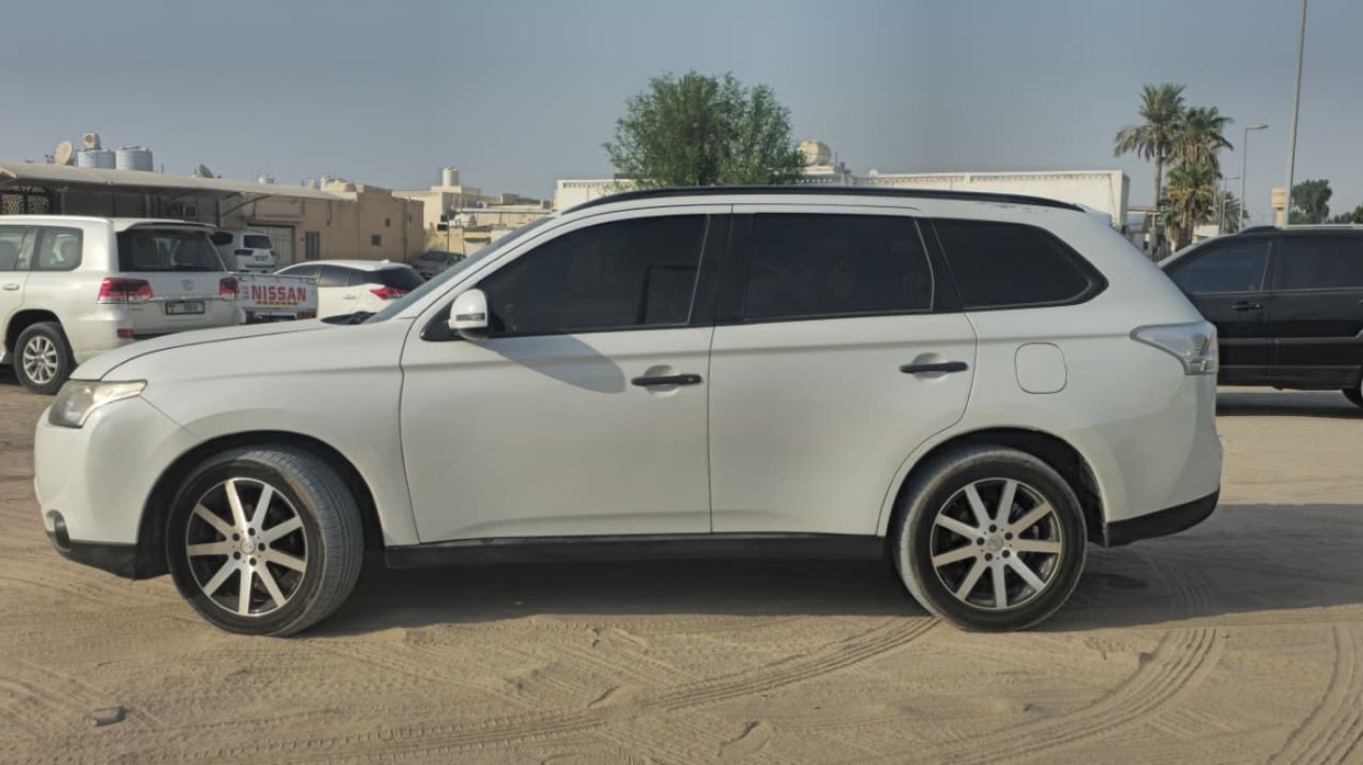 ميتسوبيشي أوتلاندر (4X4) بسبعة مقاعد بسعر رخيص!!!!63649504559233113