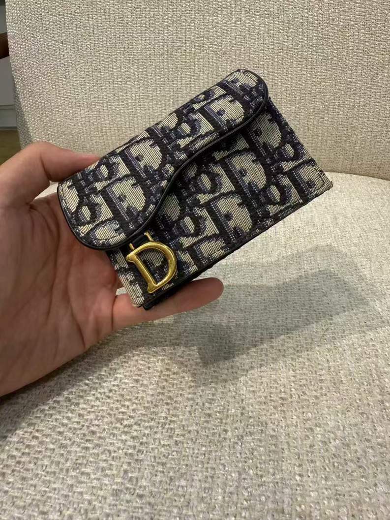 حافظ بطاقة ديور - مستعمل64458769631874110