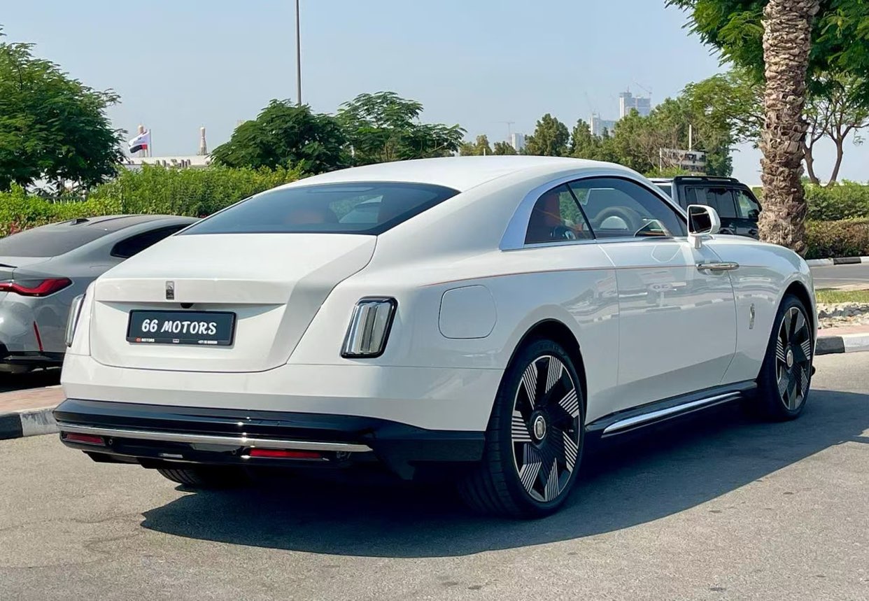 /en/city/cate-others284/rolls-royce-spectre-6424592355981111/-5